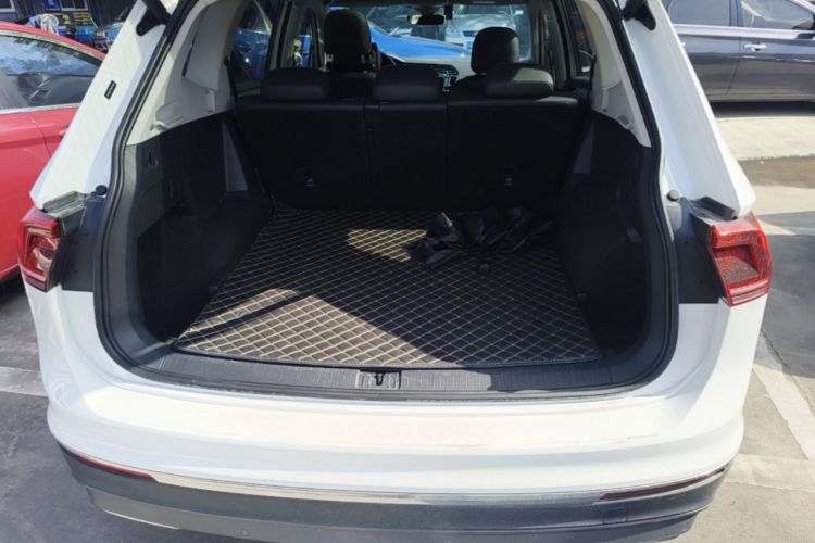 Used Volkswagen Tiguan L 2017 380TSI Automatic All-Wheel Drive Supreme Flagship Edition Trunk