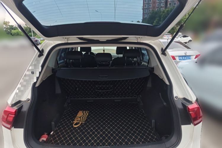 Used Volkswagen Tiguan L 2017 330TSI Automatic Two-Wheel Drive Luxury Edition Trunk