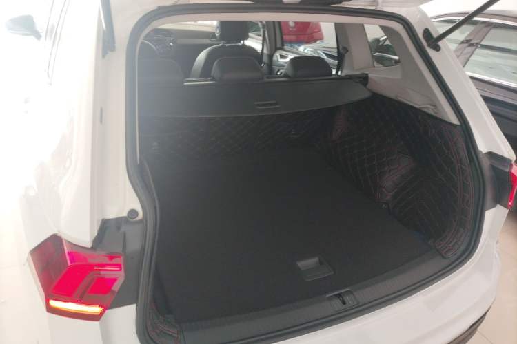 Used Volkswagen Tiguan L 2017 330TSI Automatic Two-Wheel Drive Luxury Edition