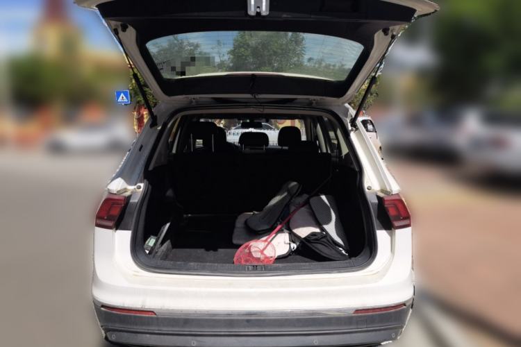 Used Volkswagen Tiguan L 2017 330TSI Automatic Two-Wheel Drive Comfort Edition Trunk