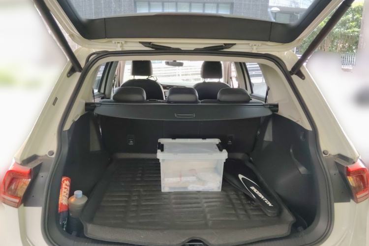 Used Volkswagen Tiguan L 2017 380TSI Automatic All-Wheel-Drive Luxury Edition Trunk