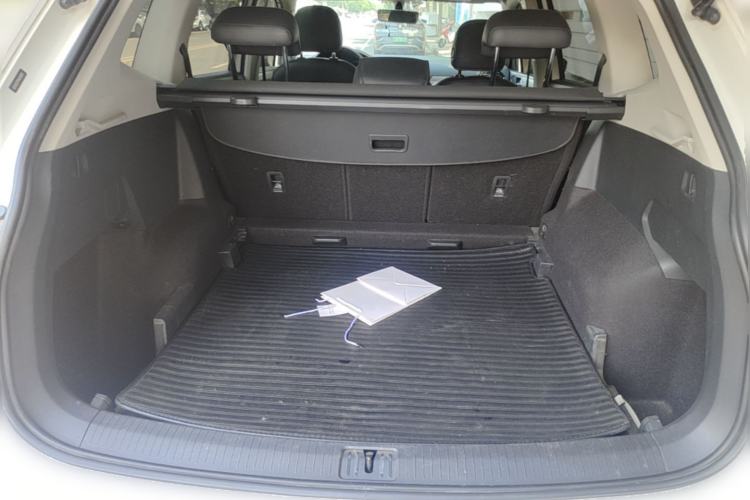 Used Volkswagen Tiguan L 2017 330TSI Automatic Two-Wheel Drive Comfort Edition Trunk