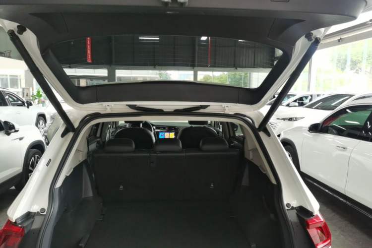 Used Volkswagen Tiguan L 2017 380TSI Automatic All-Wheel-Drive Luxury Edition Trunk