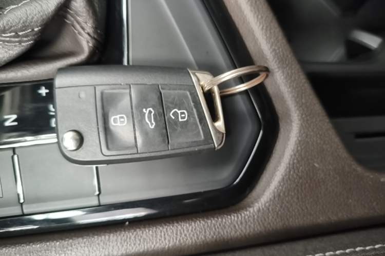 Used Volkswagen Tiguan L 2017 330TSI Automatic Two-Wheel Drive Flagship Edition Vehicle Key