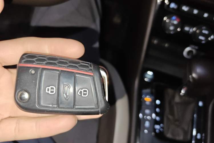 Used Volkswagen Tiguan L 2017 380TSI Automatic All-Wheel-Drive Luxury Edition Vehicle Key
