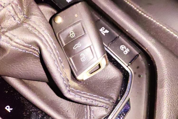 Used Volkswagen Tiguan L 2017 380TSI Automatic All-Wheel Drive Supreme Flagship Edition Vehicle Key
