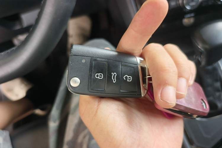 Used Volkswagen Tiguan L 2017 380TSI Automatic All-Wheel-Drive Luxury Edition Vehicle Key