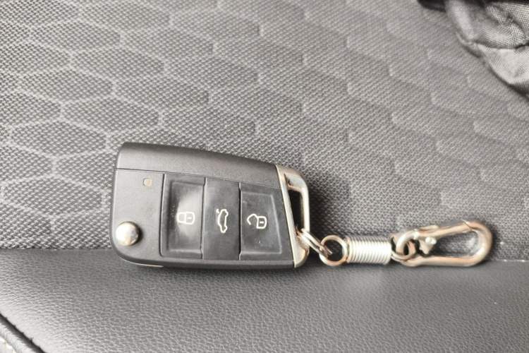Used Volkswagen Tiguan L 2017 330TSI Automatic Two-Wheel Drive Luxury Edition Vehicle Key