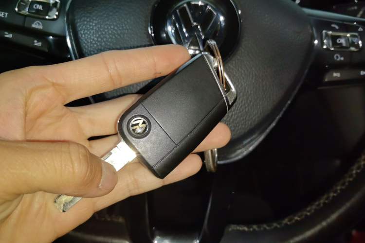 Used Volkswagen Tiguan L 2017 330TSI Automatic Two-Wheel Drive Luxury Edition Vehicle Key