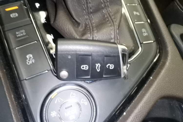 Used Volkswagen Tiguan L 2017 380TSI Automatic All-Wheel-Drive Flagship Edition Vehicle Key