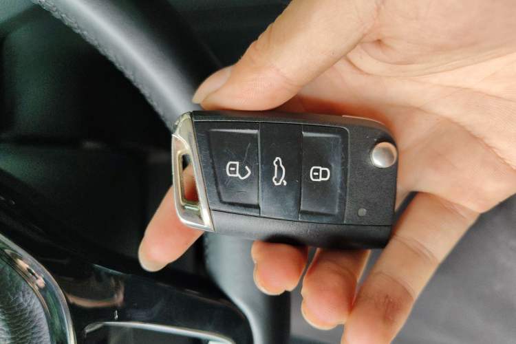Used Volkswagen Tiguan L 2017 380TSI Automatic All-Wheel-Drive Luxury Edition Vehicle Key