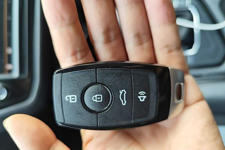 Used Volkswagen Tiguan L 2017 380TSI Automatic All-Wheel-Drive Luxury Edition Vehicle Key