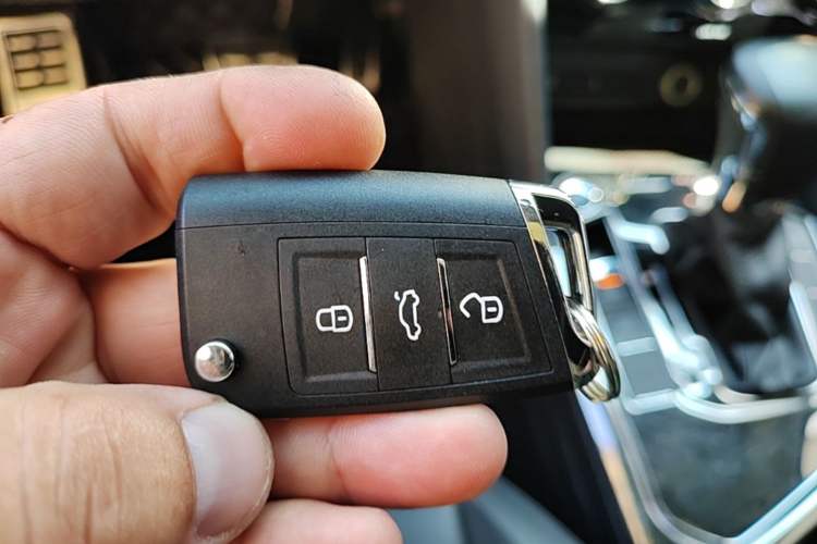 Used Volkswagen Tiguan L 2017 330TSI Automatic Two-Wheel Drive Luxury Edition Vehicle Key