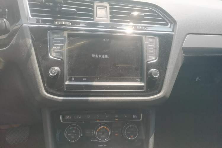 Used Volkswagen Tiguan L 2017 330TSI Automatic Two-Wheel Drive Luxury Edition Audio And AC Panel