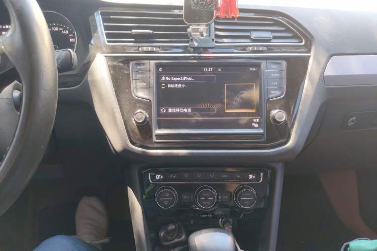 Used Volkswagen Tiguan L 2017 330TSI Automatic Two-Wheel Drive Luxury Edition Audio And AC Panel