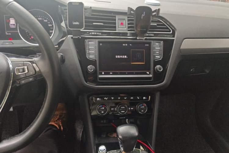 Used Volkswagen Tiguan L 2017 330TSI Automatic Two-Wheel Drive Luxury Edition Audio And AC Panel