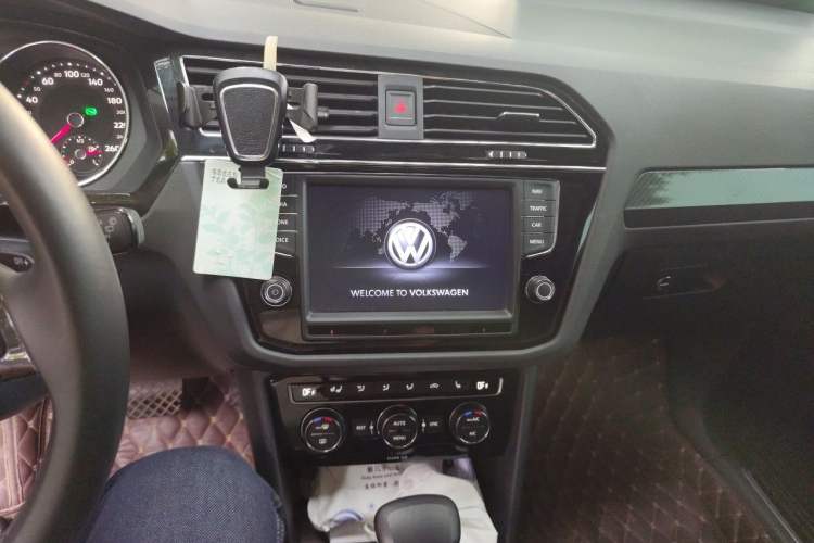 Used Volkswagen Tiguan L 2017 330TSI Automatic Two-Wheel Drive Flagship Edition Audio And AC Panel