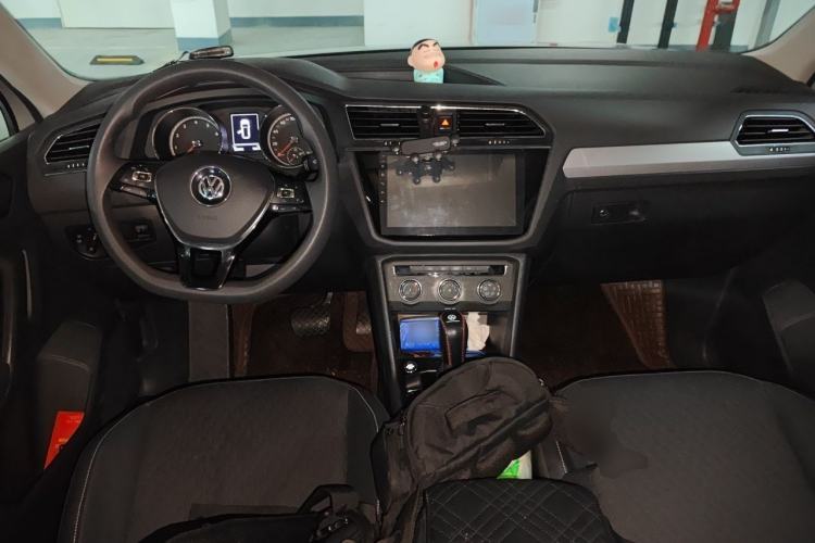 Used Volkswagen Tiguan L 2017 330TSI Automatic Two-Wheel Drive Luxury Edition Center Console