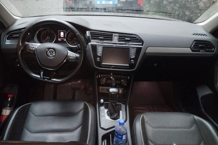 Used Volkswagen Tiguan L 2017 330TSI Automatic Two-Wheel Drive Flagship Edition Center Console