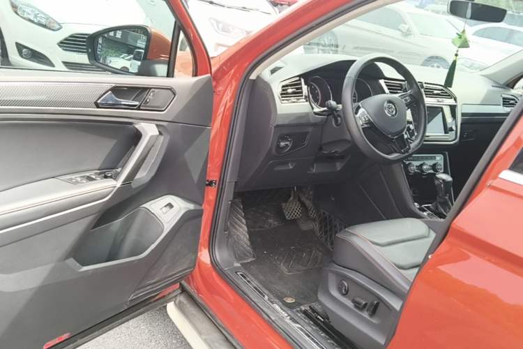 Used Volkswagen Tiguan L 2017 330TSI Automatic Two-Wheel Drive Flagship Edition Driver Seat