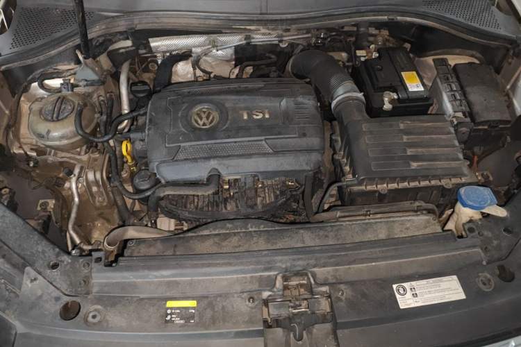 Used Volkswagen Tiguan L 2017 330TSI Automatic Two-Wheel Drive Luxury Edition Engine Bay