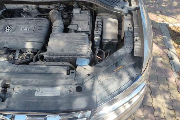 Used Volkswagen Tiguan L 2017 330TSI Automatic Two-Wheel Drive Luxury Edition Engine Bay Left