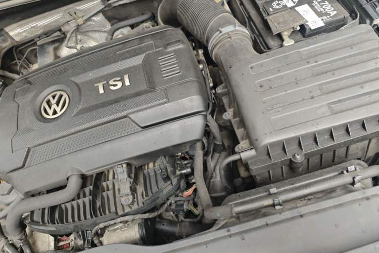 Used Volkswagen Tiguan L 2017 330TSI Automatic Two-Wheel Drive Luxury Edition Engine Bay Left