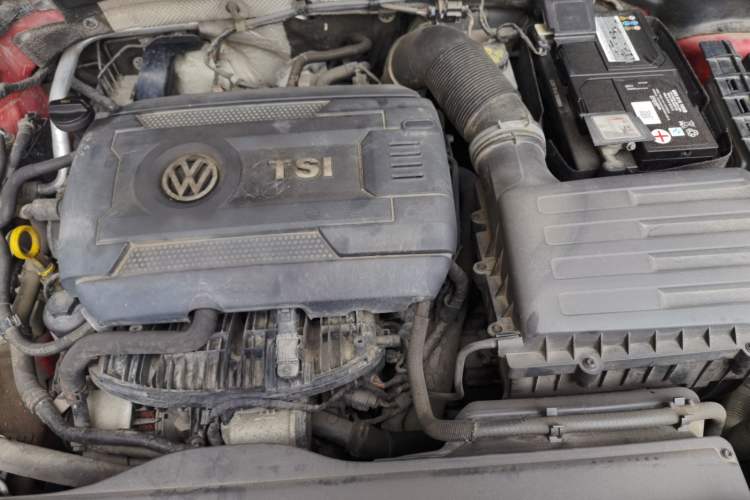 Used Volkswagen Tiguan L 2017 330TSI Automatic Two-Wheel Drive Luxury Edition Engine Bay