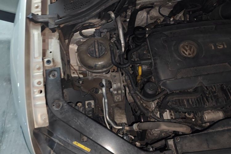 Used Volkswagen Tiguan L 2017 330TSI Automatic Two-Wheel Drive Luxury Edition Engine Bay Right