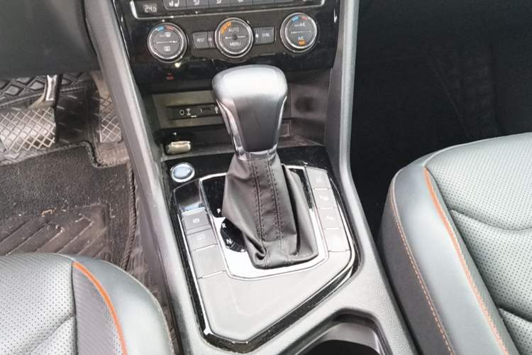 Used Volkswagen Tiguan L 2017 330TSI Automatic Two-Wheel Drive Flagship Edition Gear Lever