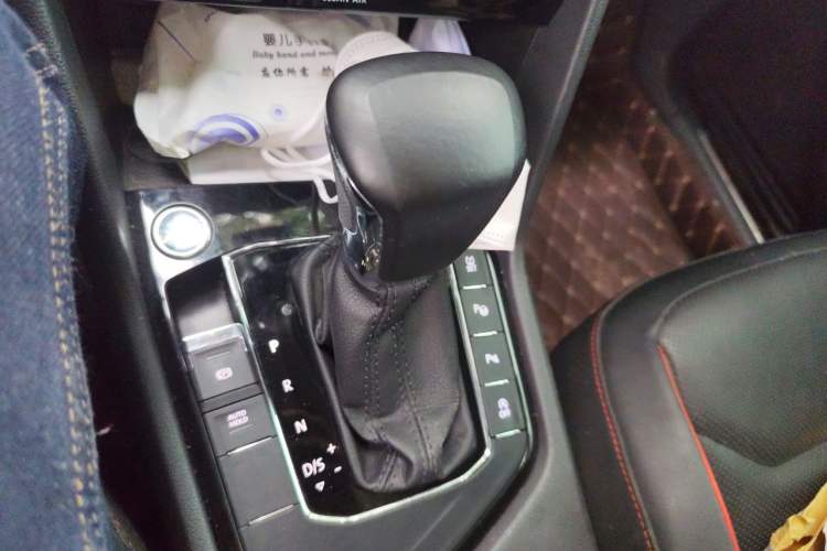 Used Volkswagen Tiguan L 2017 330TSI Automatic Two-Wheel Drive Flagship Edition Gear Lever