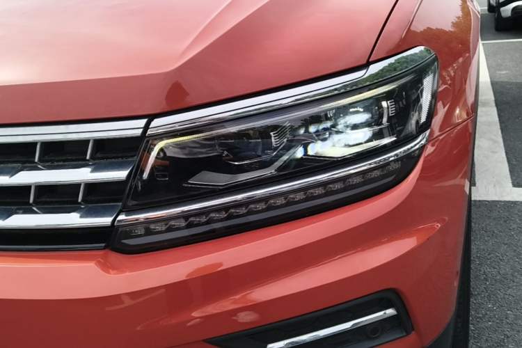 Used Volkswagen Tiguan L 2017 330TSI Automatic Two-Wheel Drive Flagship Edition Left Front Headlight