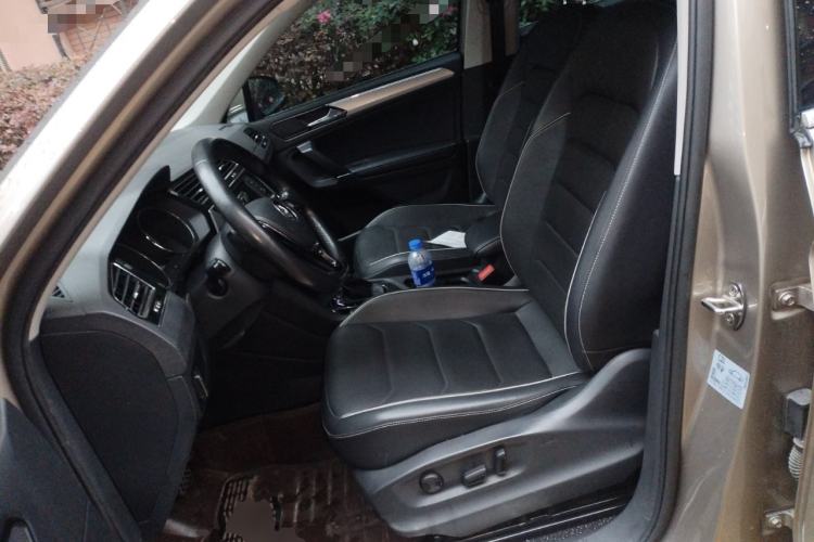 Used Volkswagen Tiguan L 2017 330TSI Automatic Two-Wheel Drive Flagship Edition Left Front Seat