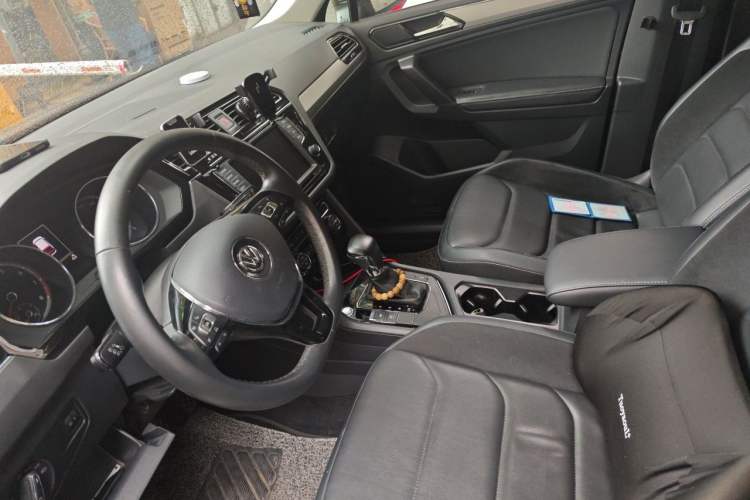 Used Volkswagen Tiguan L 2017 330TSI Automatic Two-Wheel Drive Luxury Edition Left Front Seat