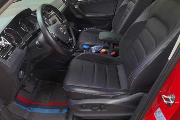 Used Volkswagen Tiguan L 2017 330TSI Automatic Two-Wheel Drive Luxury Edition Left Front Seat