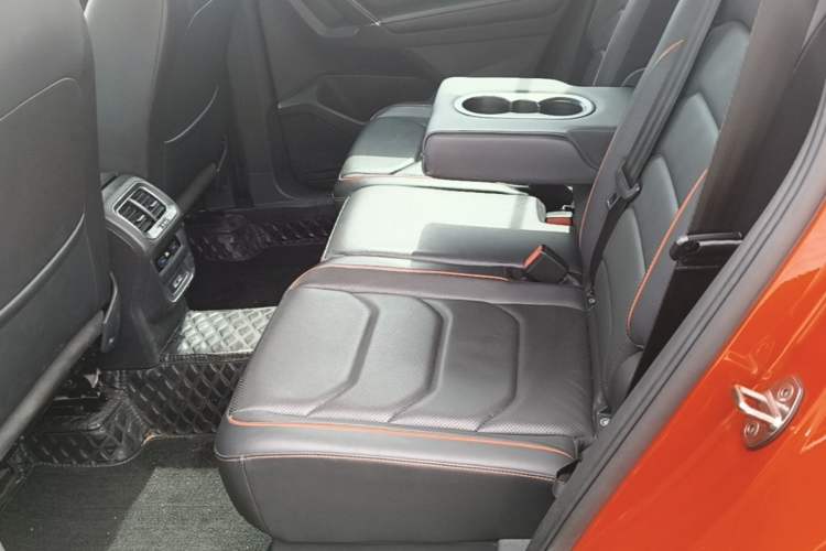 Used Volkswagen Tiguan L 2017 330TSI Automatic Two-Wheel Drive Flagship Edition Left Rear Seat