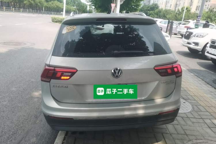 Used Volkswagen Tiguan L 2017 330TSI Automatic Two-Wheel Drive Luxury Edition Rear