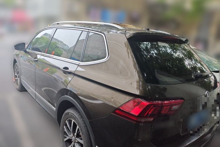 Used Volkswagen Tiguan L 2017 330TSI Automatic Two-Wheel Drive Luxury Edition Rear Left 45 Deg