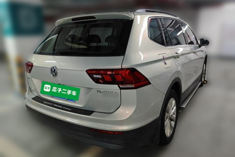 Used Volkswagen Tiguan L 2017 330TSI Automatic Two-Wheel Drive Luxury Edition Rear Right 45 Deg