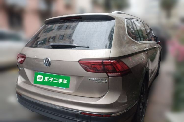 Used Volkswagen Tiguan L 2017 330TSI Automatic Two-Wheel Drive Flagship Edition Rear Right 45 Deg