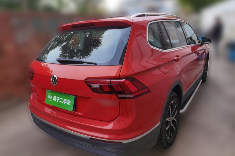 Used Volkswagen Tiguan L 2017 330TSI Automatic Two-Wheel Drive Luxury Edition Rear Right 45 Deg