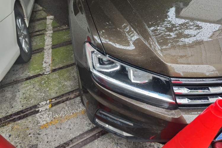 Used Volkswagen Tiguan L 2017 330TSI Automatic Two-Wheel Drive Luxury Edition Right Front Headlight