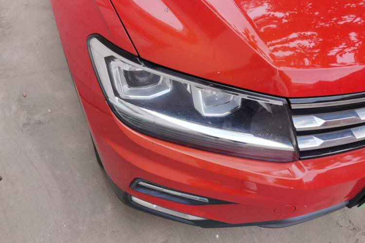 Used Volkswagen Tiguan L 2017 330TSI Automatic Two-Wheel Drive Luxury Edition Right Front Headlight
