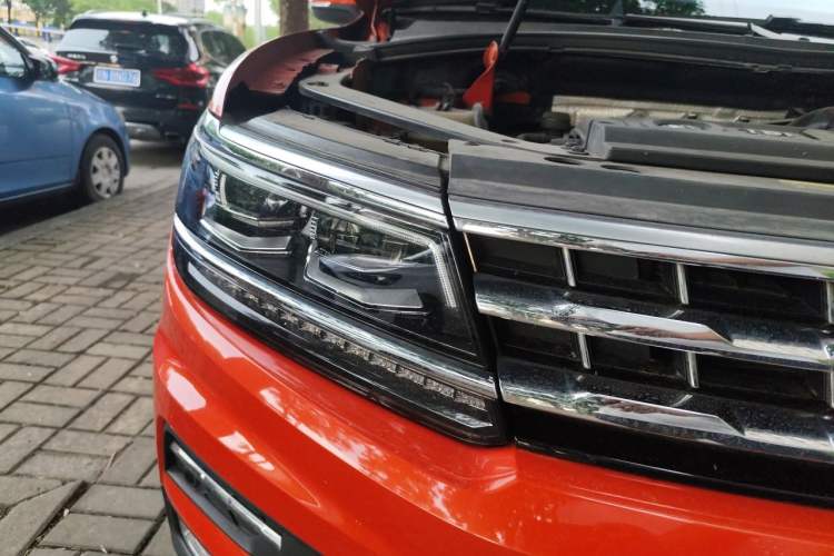 Used Volkswagen Tiguan L 2017 330TSI Automatic Two-Wheel Drive Flagship Edition Right Front Headlight