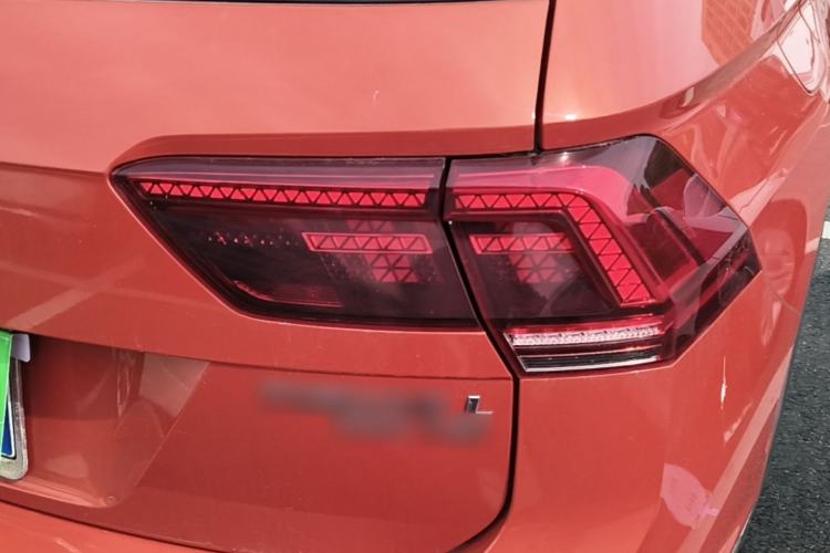 Used Volkswagen Tiguan L 2017 330TSI Automatic Two-Wheel Drive Flagship Edition Right Rear Taillight