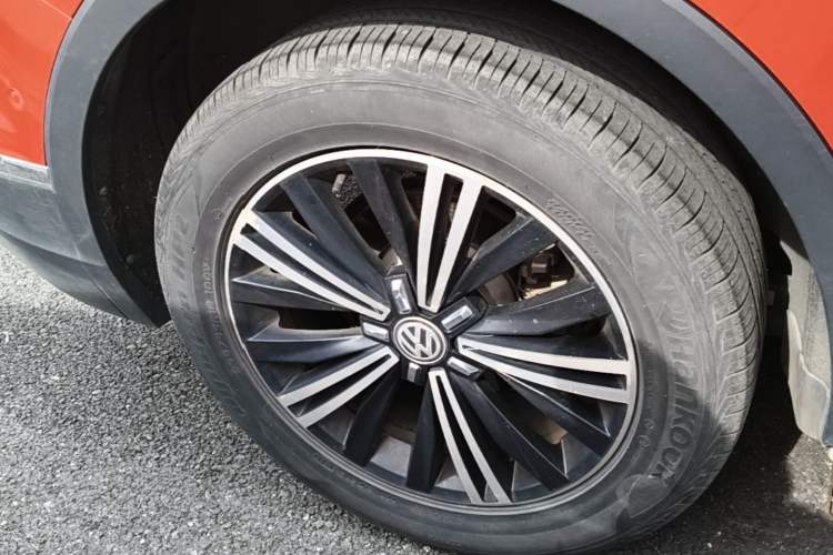 Used Volkswagen Tiguan L 2017 330TSI Automatic Two-Wheel Drive Flagship Edition Right Rear Wheel Hub