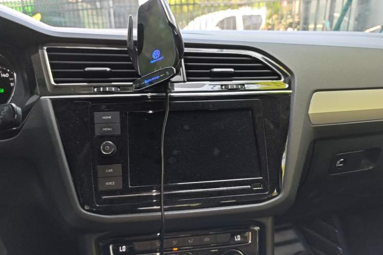 Used Volkswagen Tiguan L 2018 Revised Version 330TSI Automatic Two-Wheel Drive Comfort Edition Audio And AC Panel