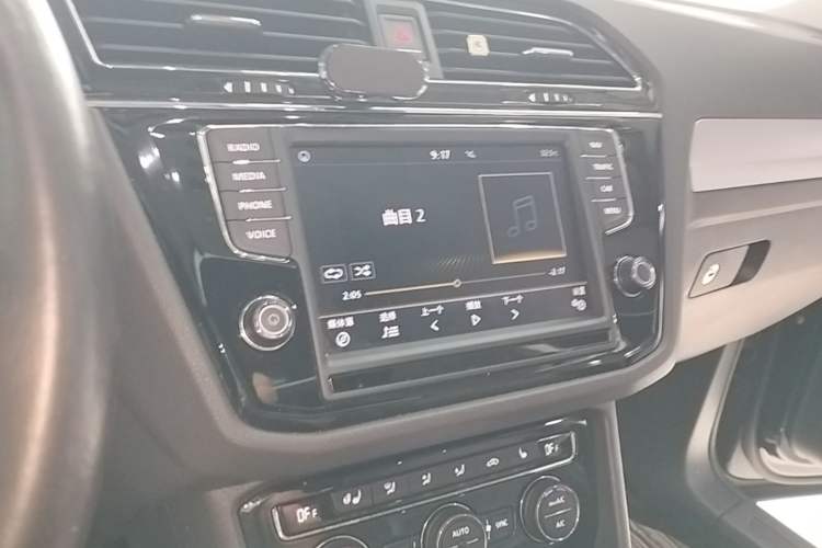 Used Volkswagen Tiguan L 2018 330TSI Automatic Two-Wheel Drive Luxury Edition Audio And AC Panel