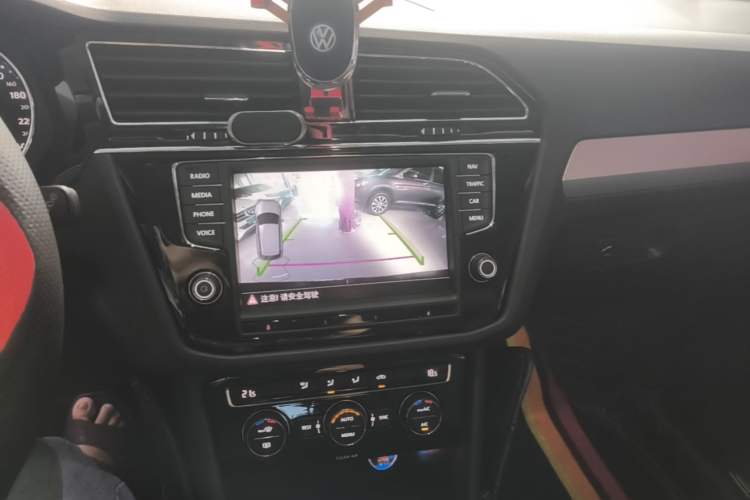Used Volkswagen Tiguan L 2018 330TSI Automatic Two-Wheel Drive Comfort Edition Audio And AC Panel