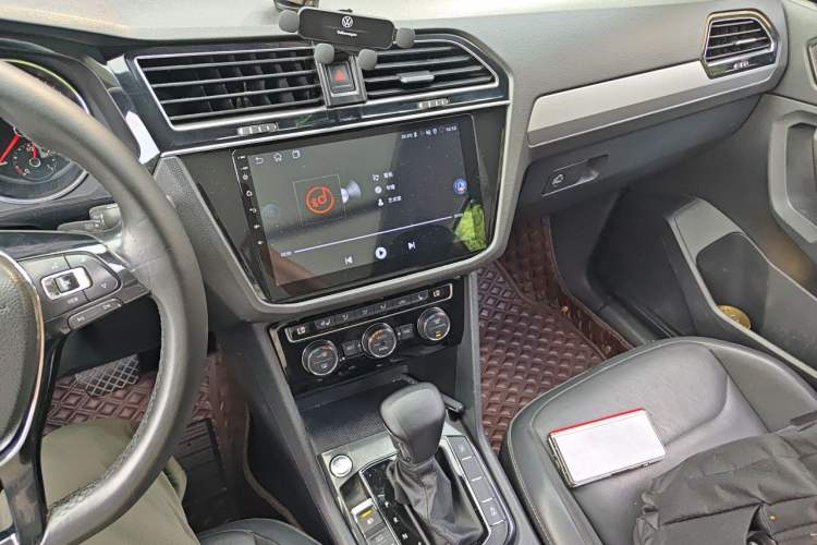 Used Volkswagen Tiguan L 2018 Facelift 330TSI Automatic Two-Wheel Drive Luxury Edition Audio And AC Panel